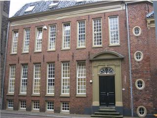 Het Oosterwierum huis (refugium) in de stad Groningen.